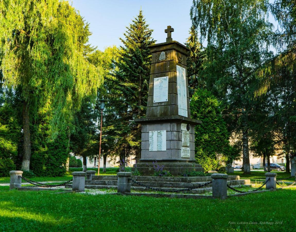 Csergő Ildikó vendégház Hotel Lăzarea Exterior foto