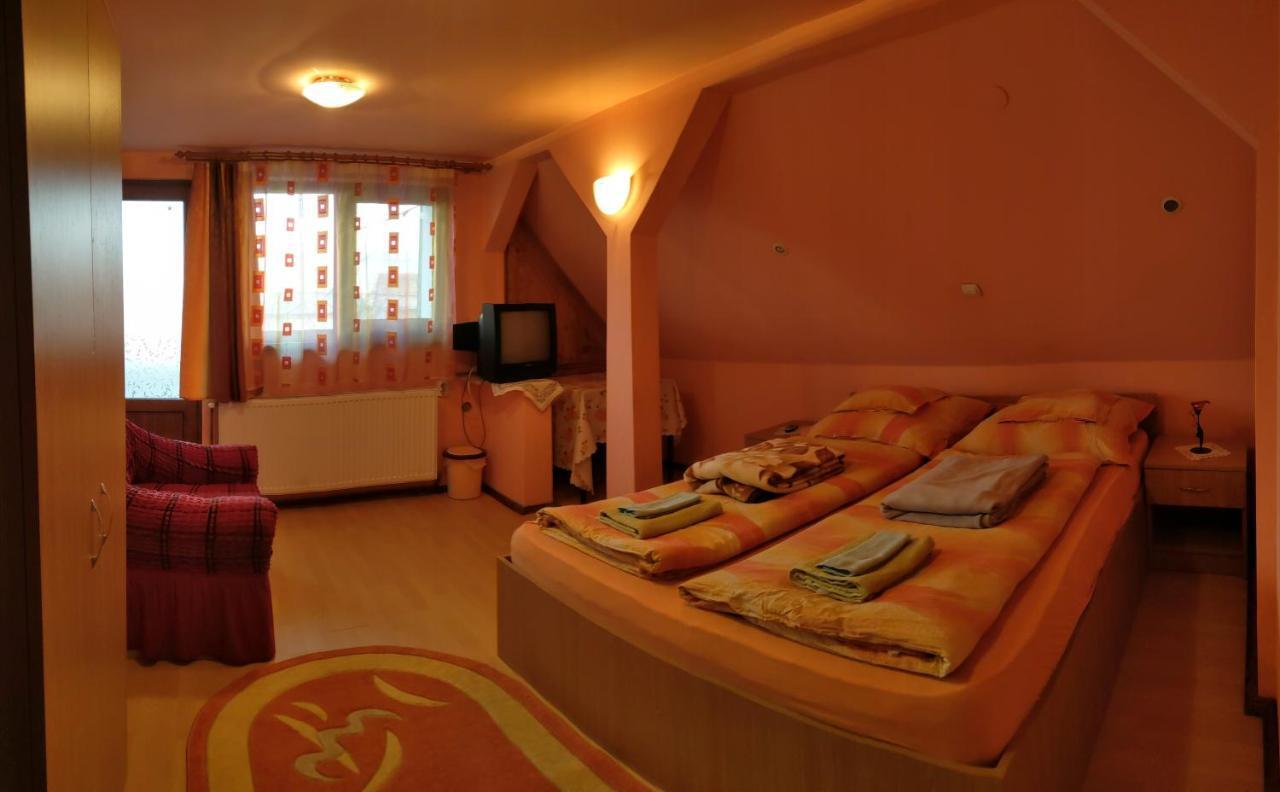 Csergő Ildikó vendégház Hotel Lăzarea Exterior foto